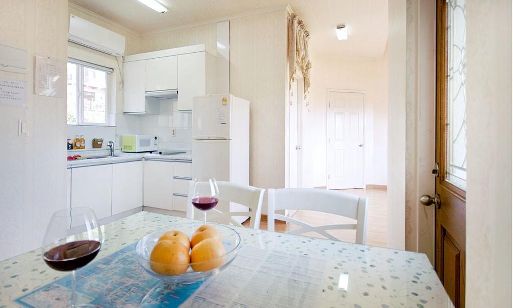 American Village Pension Manoa Namhae Zimmer foto